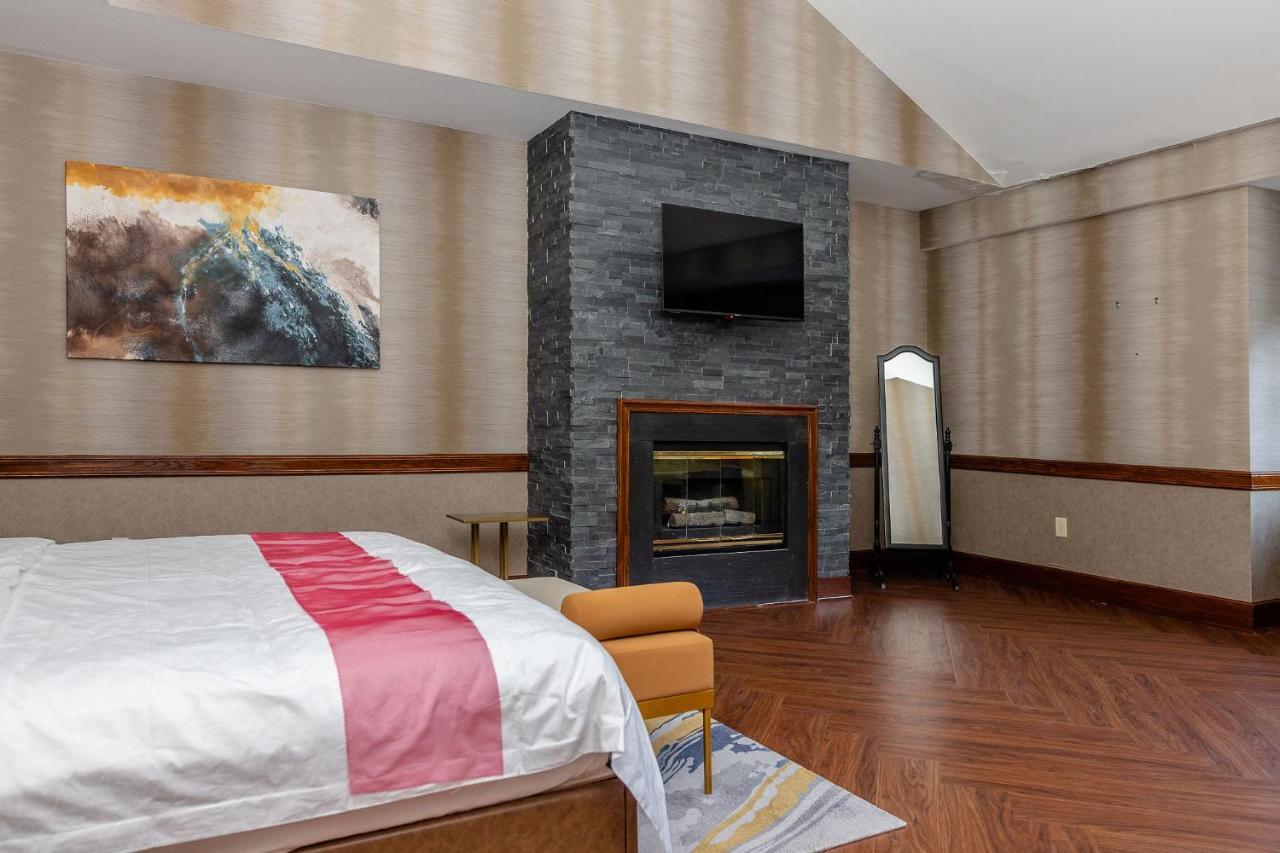 Chateau Merrimack Hotel & Spa Tyngsboro Buitenkant foto