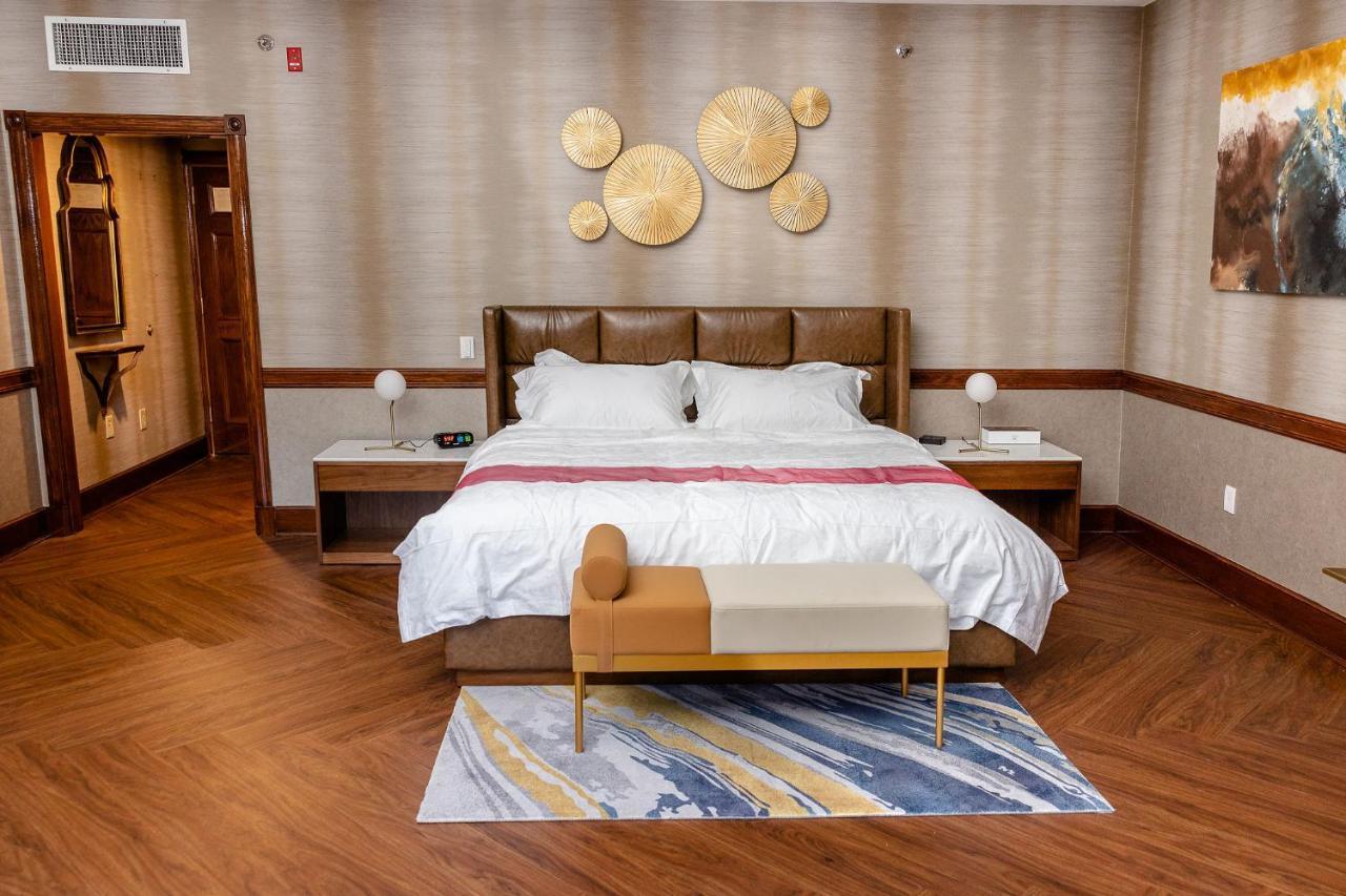 Chateau Merrimack Hotel & Spa Tyngsboro Buitenkant foto