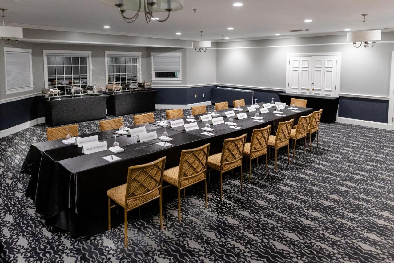 Chateau Merrimack Hotel & Spa Tyngsboro Buitenkant foto