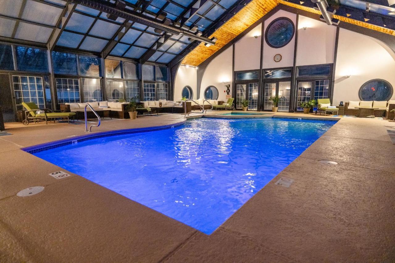 Chateau Merrimack Hotel & Spa Tyngsboro Buitenkant foto